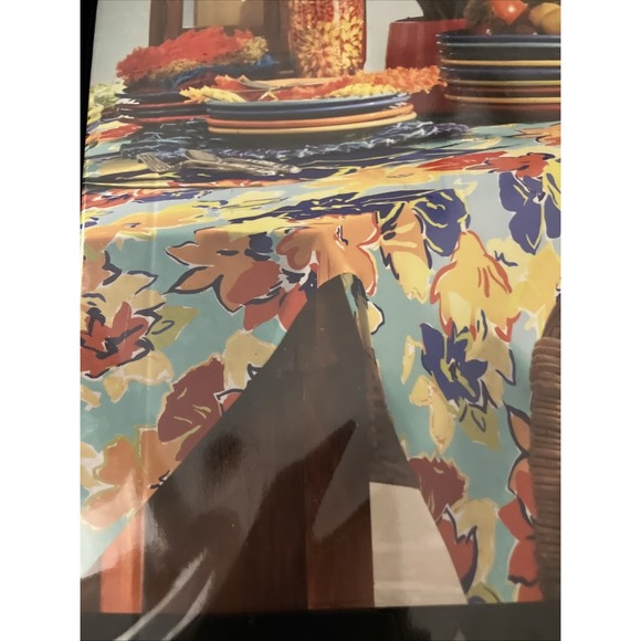 NIP!‎ Fiesta Indoor Outdoor Fabric Tablecloth  70" Round - Picture 3 of 4